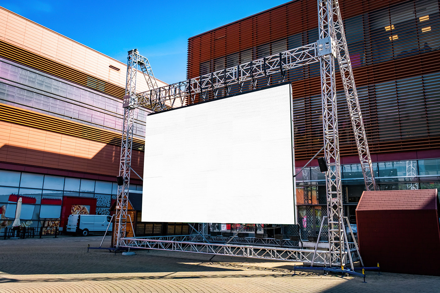 Free Huge Outdoor Display Mockup